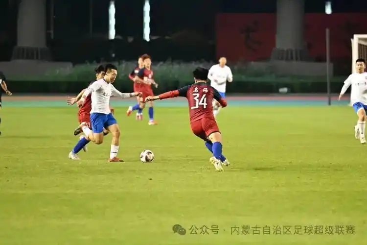 解开了她的乳峰摸了上去视频